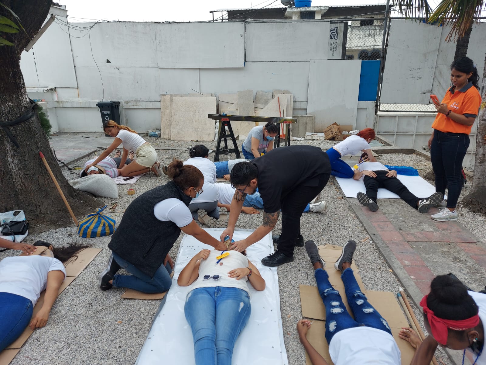 TALLERES DE PRIMEROS AUXILIOS  DIRIGIDOS A LIDERES COMUNITARIOS, ORGANIZACIONES, EMPRESAS, JÓVENES Y PÚBLICO EN GENERAL