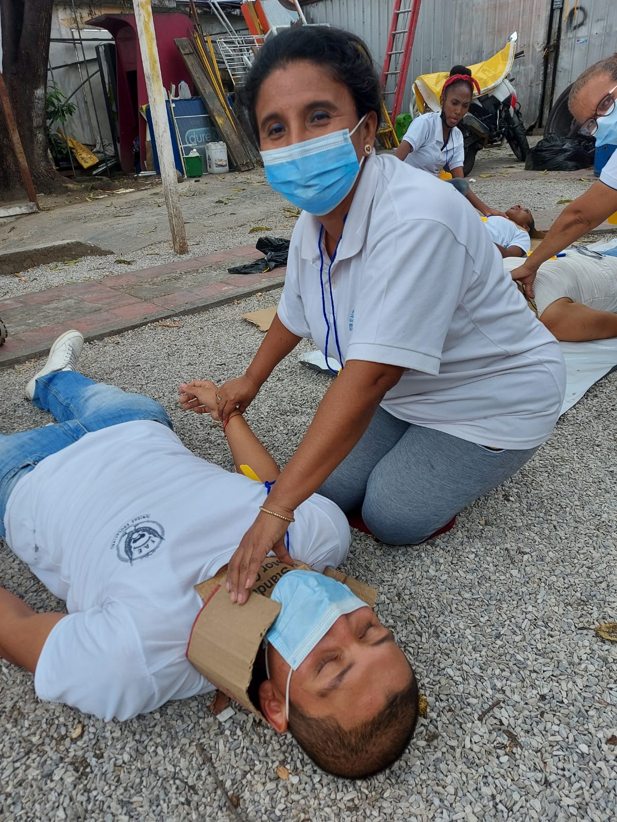 TALLERES DE PRIMEROS AUXILIOS  DIRIGIDOS A LIDERES COMUNITARIOS, ORGANIZACIONES, EMPRESAS, JÓVENES Y PÚBLICO EN GENERAL
