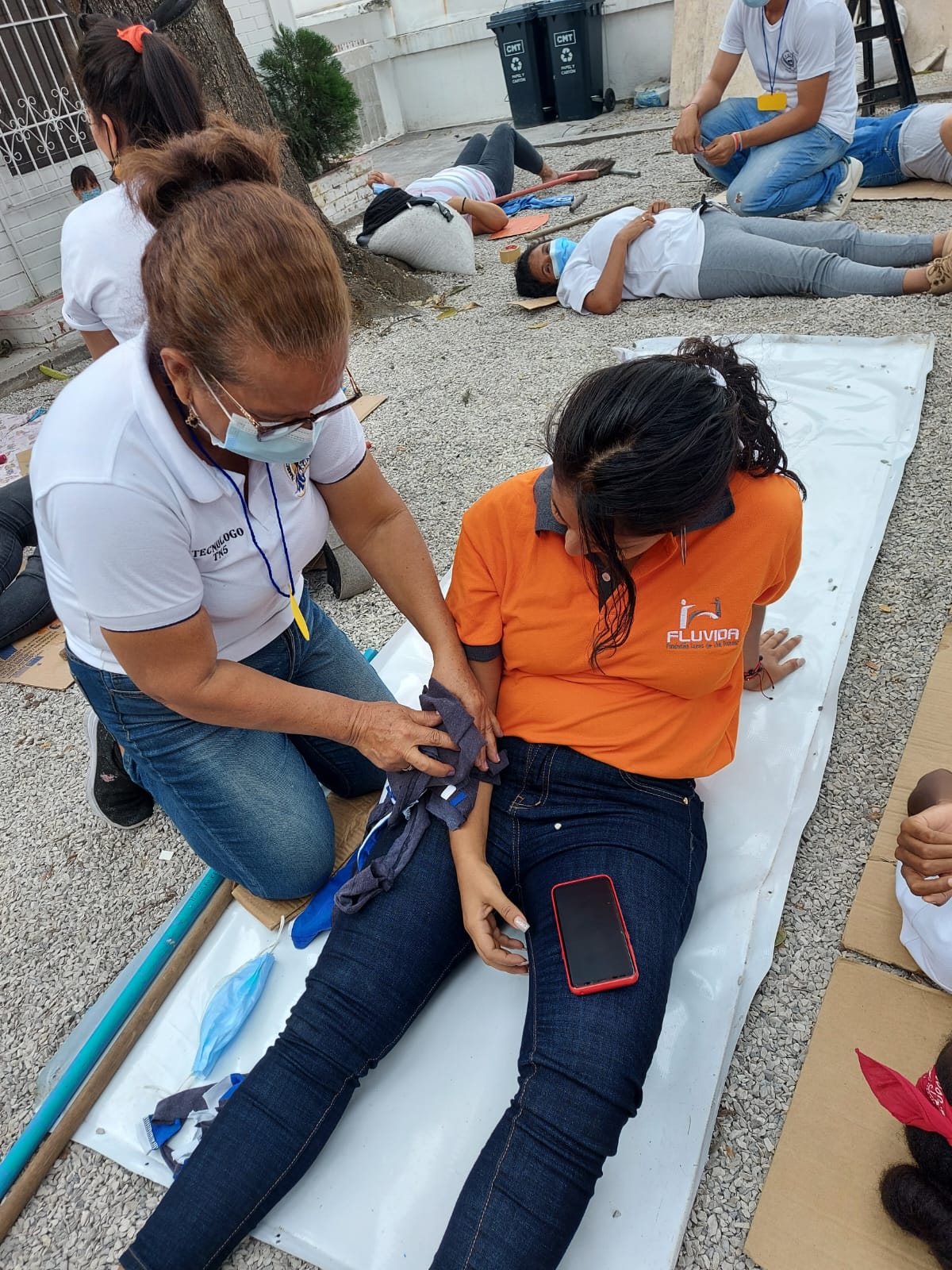 TALLERES DE PRIMEROS AUXILIOS  DIRIGIDOS A LIDERES COMUNITARIOS, ORGANIZACIONES, EMPRESAS, JÓVENES Y PÚBLICO EN GENERAL